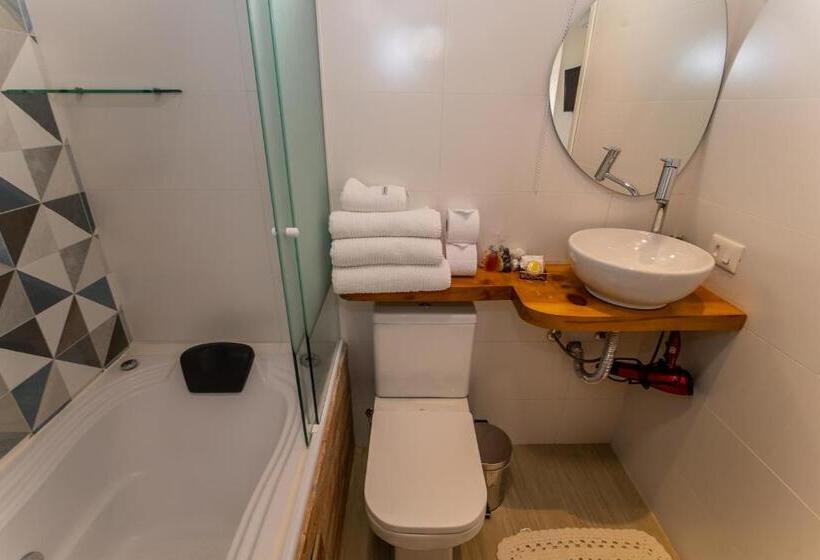 디럭스 트리플 룸, Pousada Geada De Campos