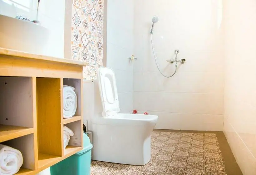 Chambre Standard Individuelle, Horizon Entebbe