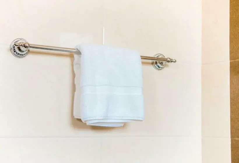 Chambre Standard Individuelle, Horizon Entebbe