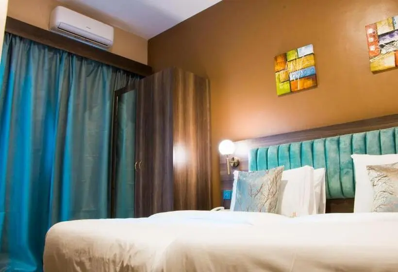 Chambre Familiale, Horizon Entebbe