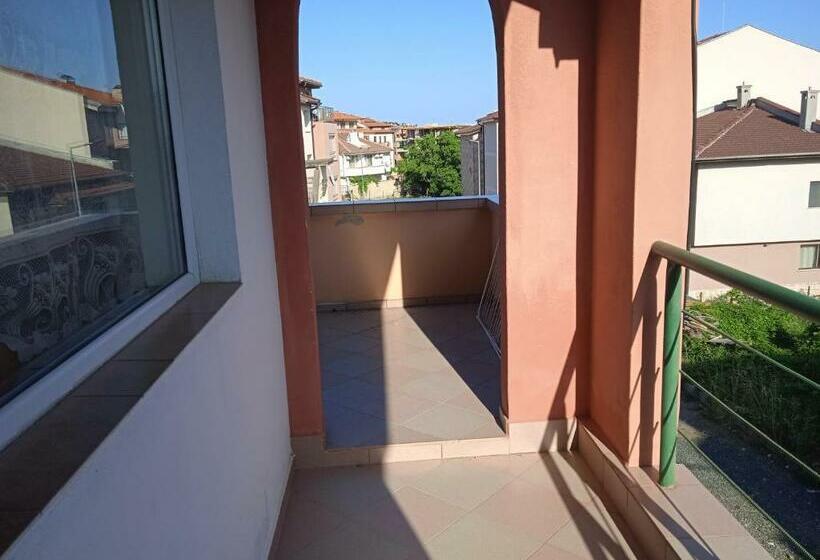 غرفة قياسية رباعية, стаи за гости нептун