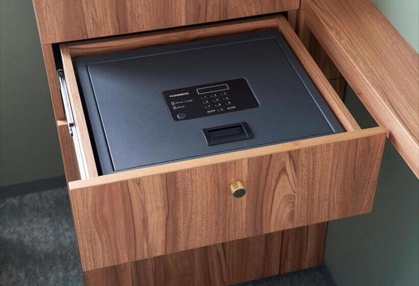 Номер Стандарт, Cross Life Hakata Tenjin