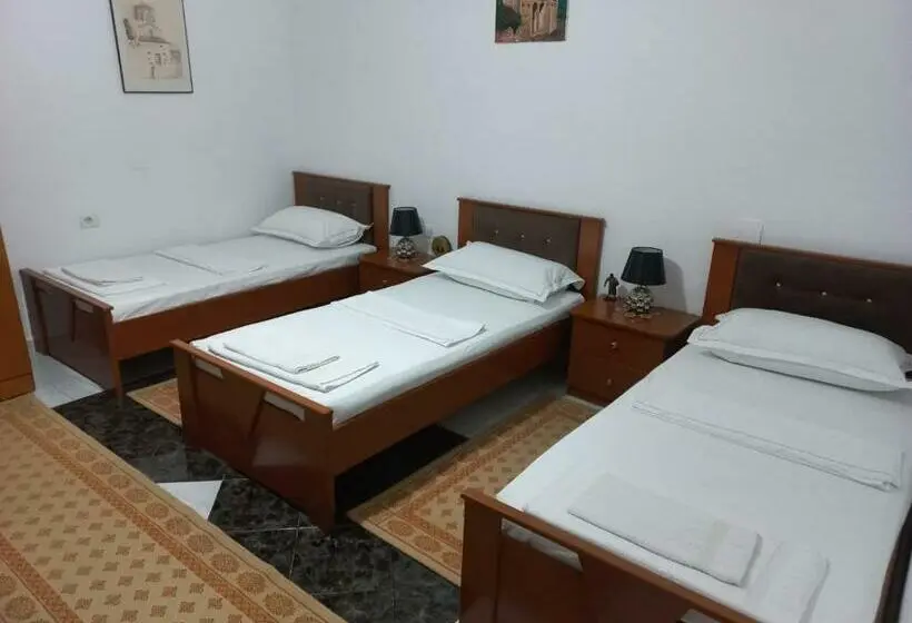 اتاق استاندارد سه نفره, Guest House Bumbli
