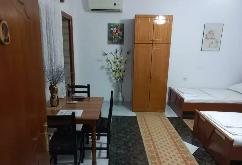 اتاق استاندارد سه نفره, Guest House Bumbli