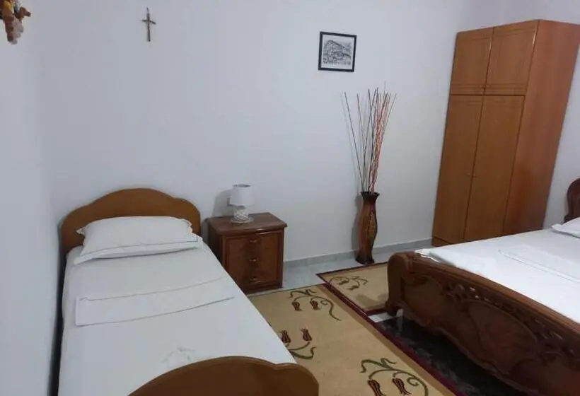 اتاق استاندارد چهار تخته, Guest House Bumbli
