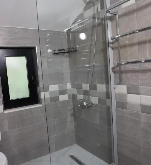 اتاق سوپریور سه تخته, Guest House Bumbli