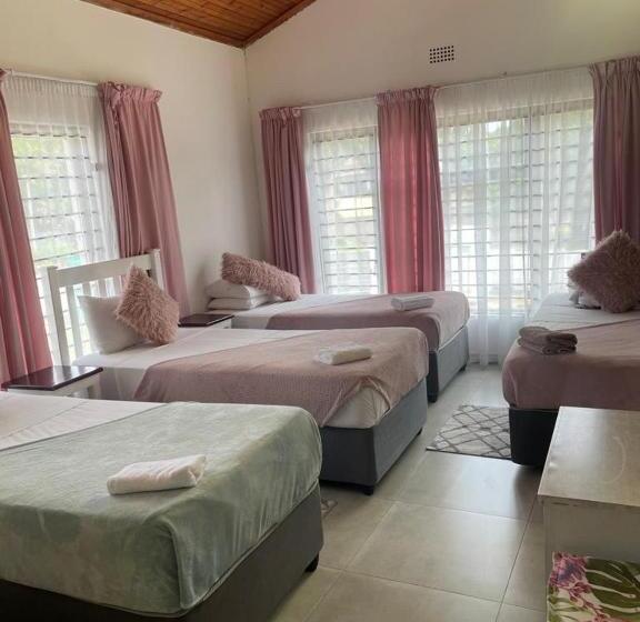 Номер Стандарт Четырехместный Совместный Санузел, Dwengu Guest House