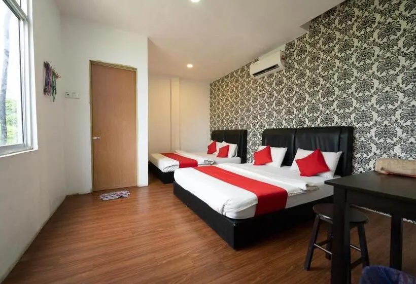 Deluxe Neljän Hengen Huone, Mrj Hotel Wakaf Che Yeh 2