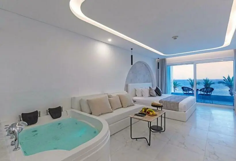 اتاق لوکس با وان آب گرم, White Hills Resort