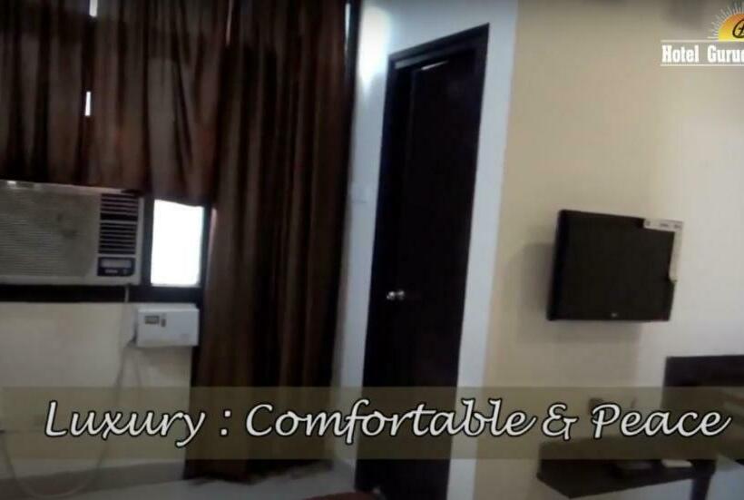 חדר דלוקס, Gurudev Palace, Banda Couples Not Allowed