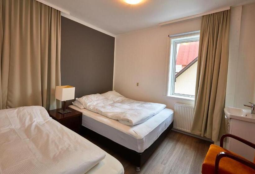 اتاق چهار تخته با دستشویی مشترک, Kastali Guesthouse