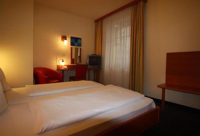 اتاق استاندارد یک نفره, Suite Hotel 900 M Zur Oper