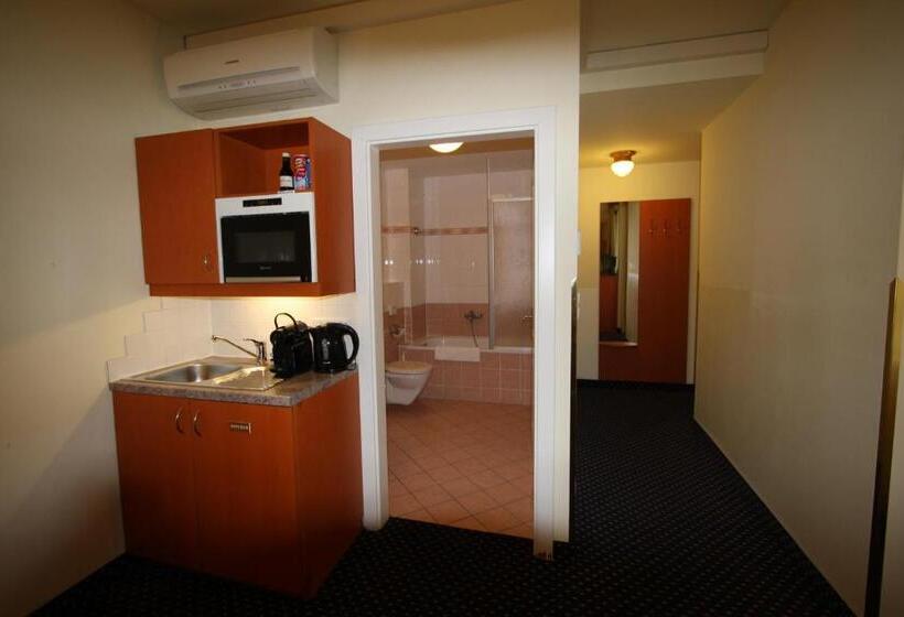 디럭스 스위트, Suite Hotel 900 M Zur Oper