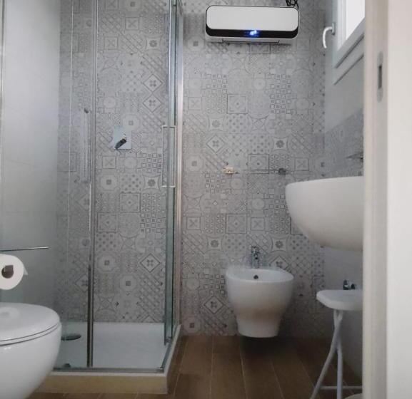 חדר סטנדרט לשלושה, B&b Salsedine E Girasoli