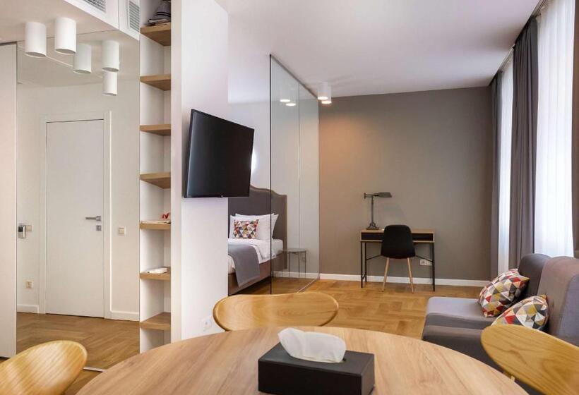 إستوديو قياسى سرير ملكى, Best Western Plus Market Square Lviv