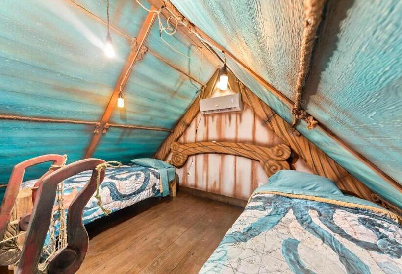 스탠다드 스튜디오 (전망), Blue Hills Ranch