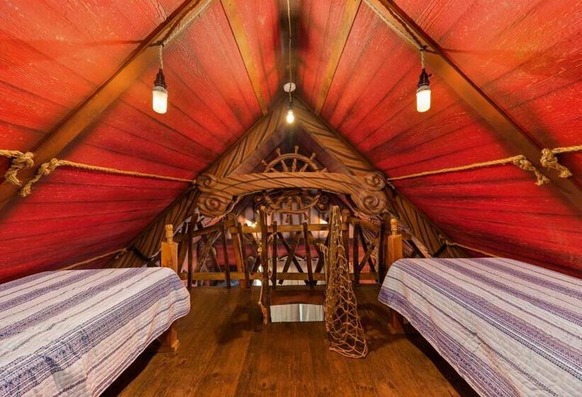 수피리어 스튜디오, Blue Hills Ranch