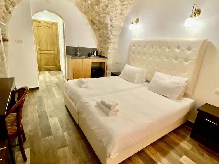 חדר סטנדרט, Petrakis Inn