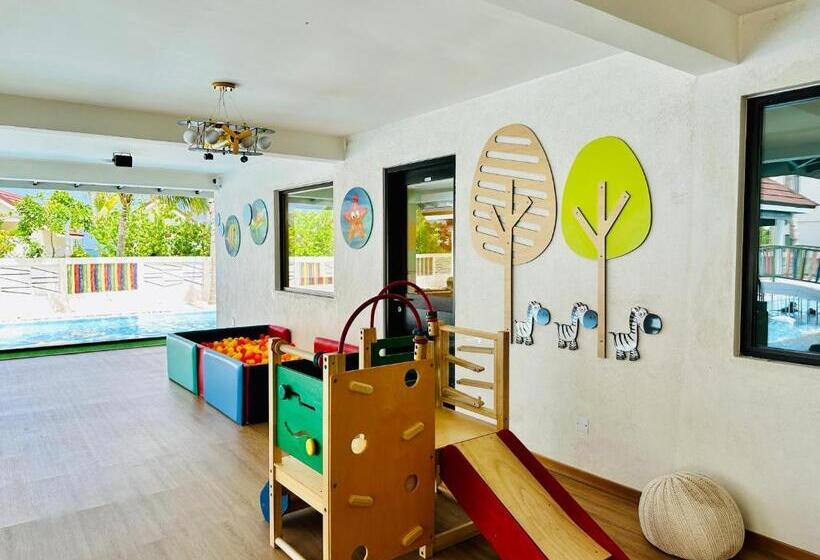 اتاق خانوادگی با چشم‌انداز دریا, Oblu Xperience Ailafushi  All Inclusive With Free Transfers