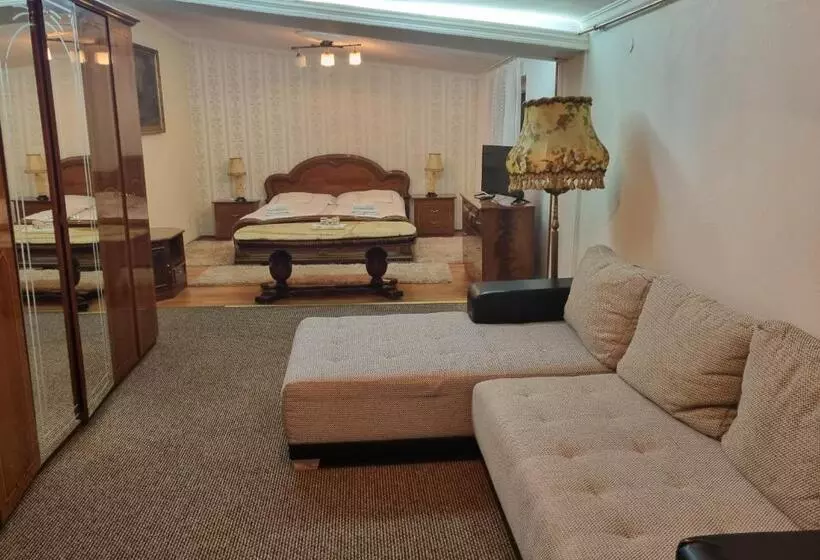 スーペリアトリプルルーム, Bástya Wellness Hotel Nyírbátor