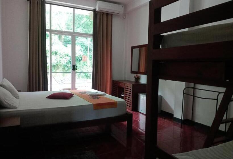 豪华三人间, Kandy Forest Villa