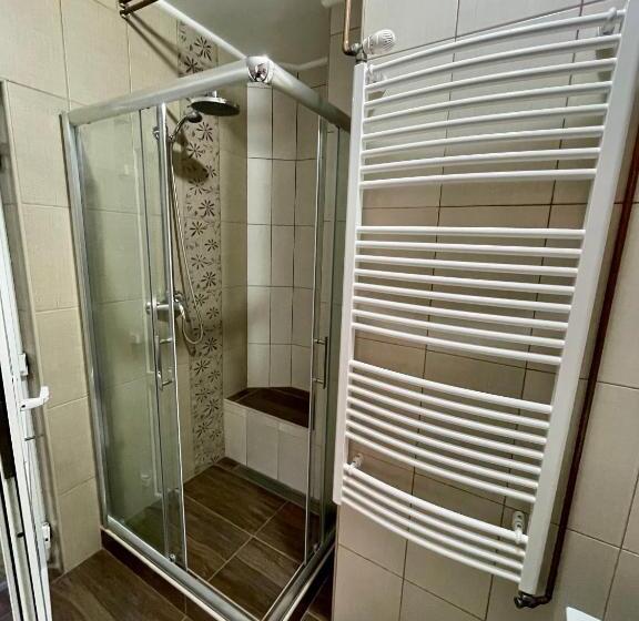 اتاق استاندارد, Guest House Luxotel