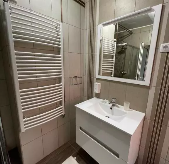 اتاق استاندارد, Guest House Luxotel