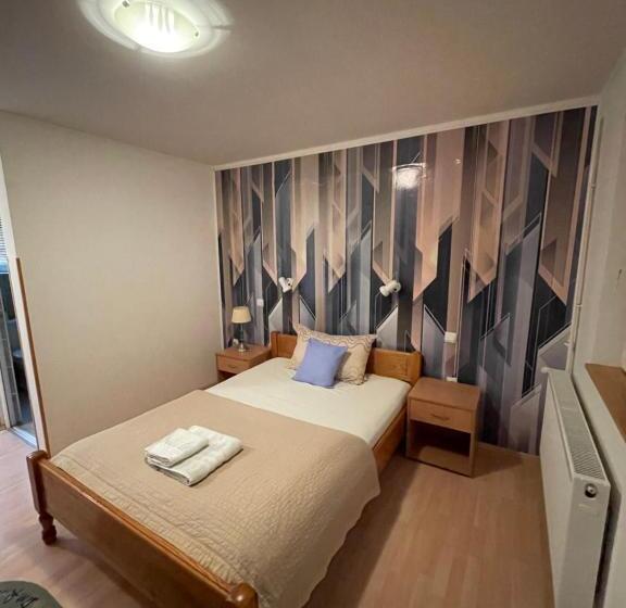اتاق استاندارد سه نفره, Guest House Luxotel