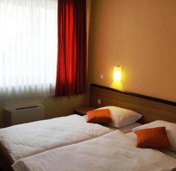 اتاق استاندارد یک نفره, Bela Krajina