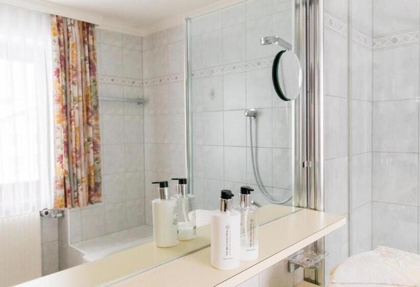 Quarto Comfort, Kristall