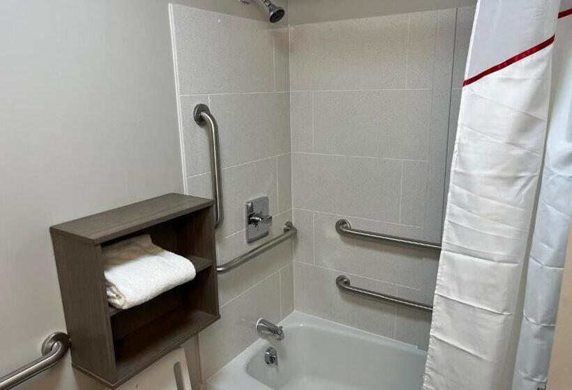 جناح لذوى الاحتياجات الخاصة, Red Roof Inn & Suites Wilkesboro