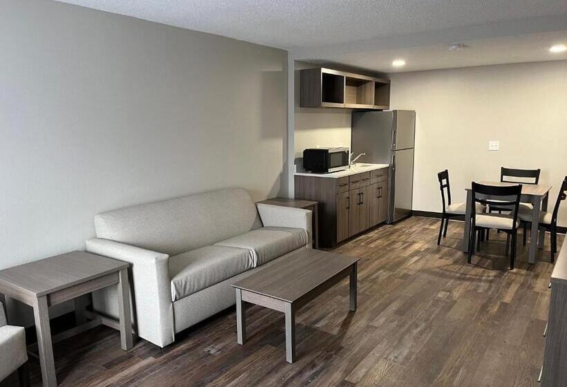 جناح لذوى الاحتياجات الخاصة, Red Roof Inn & Suites Wilkesboro