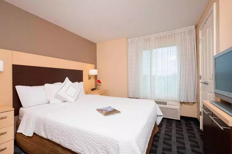 キングサイドベッドのスタンダードワンルーム, Towneplace Suites Des Moines Urbandale