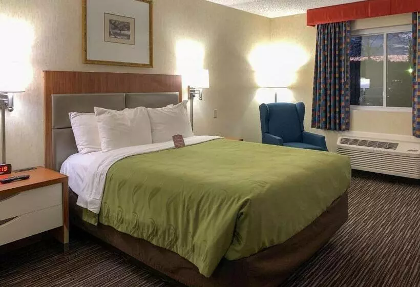 スタンダードルーム, Quality Inn Near Toms River Corporate Park