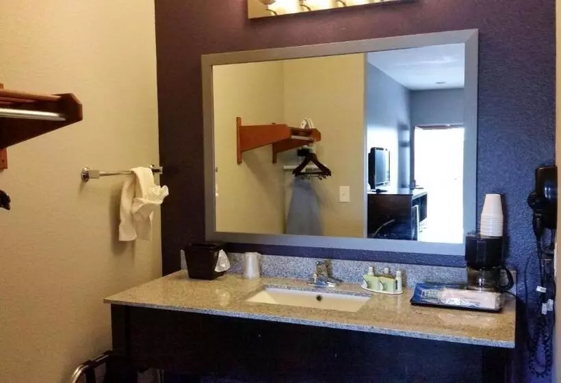 キングサイズベッドのデラックスルーム, Studio 6beeville, Tx