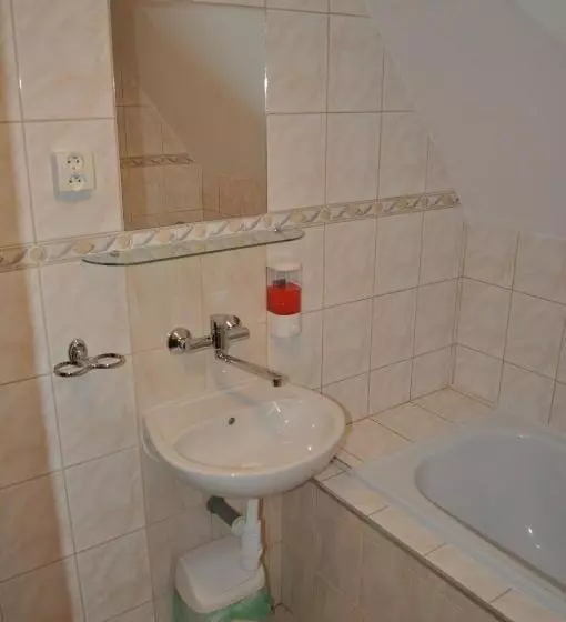 اتاق خانوادگی, Penzion Aqua