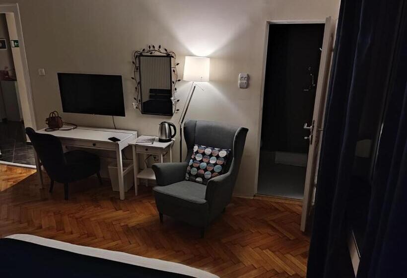 اتاق استاندارد, Selection Rooms