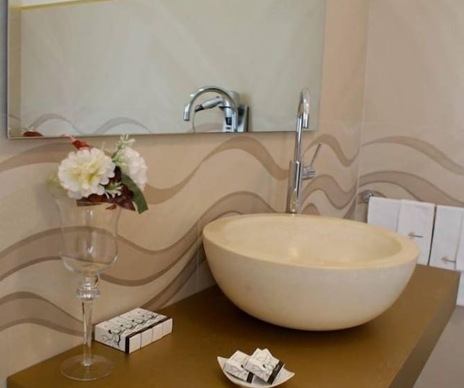 סוויטה, Alixia's Suites