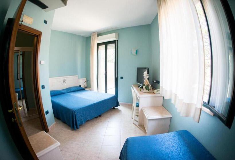 Chambre Triple Standard, Classicano