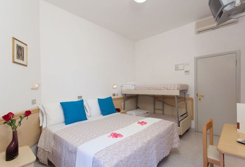 اتاق استاندارد چهار تخته, Cola Frontemare