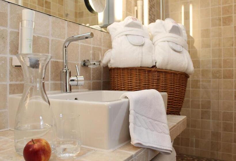 جناح ديلوكس, Erlebach