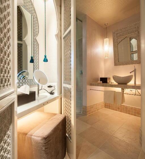 סוויטה עם ג'קוזי, Gams Zu Zweit