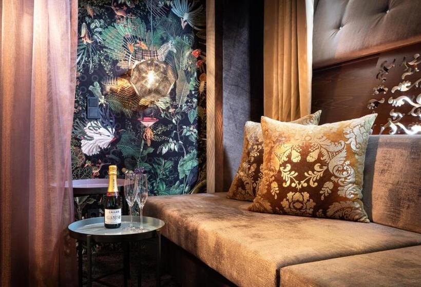 סוויטה עם ג'קוזי, Gams Zu Zweit