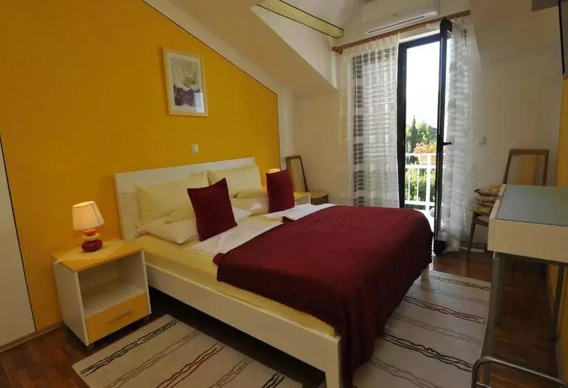 اتاق استاندارد با بالکن و چشم‌انداز دریا, Haus Am Meer Cavtat