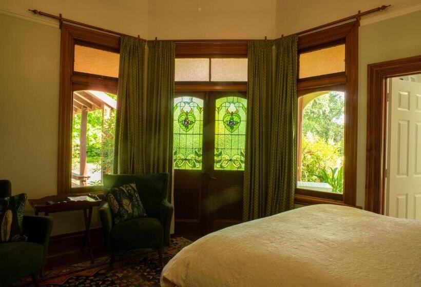 スーペリアールーム, Hawthorne House