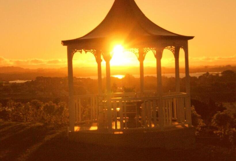 Семейный Номер Премиум, Manor Views Nz