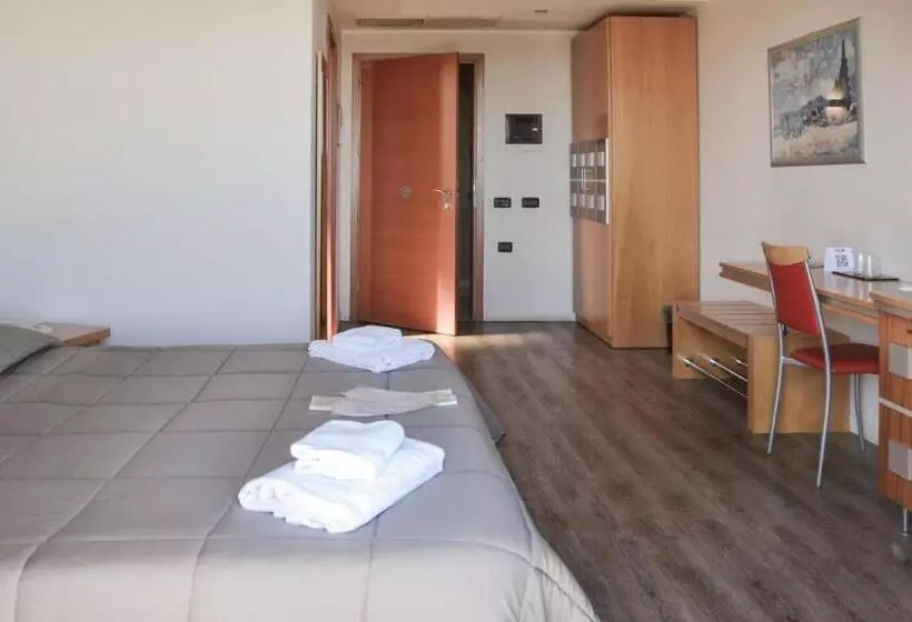 Junior Suite, Planet