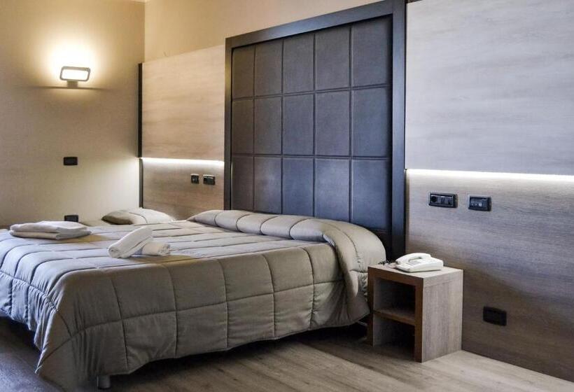 스탠다드 트리플 룸, Planet