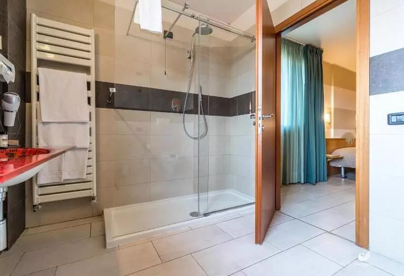 Habitació Triple Estàndard, Planet