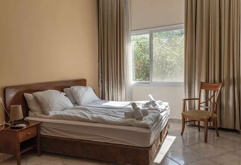 Standard Kolmen Hengen Huone, Port Inn